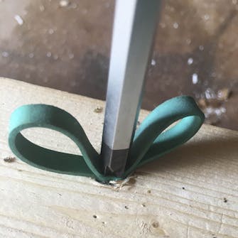 Hur få ut en skruv som gått av? Borra ut en skruv